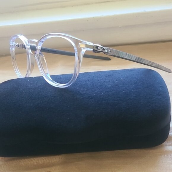 NEW & AUTHENTIC EYEGLASSES OAKLEY OX8149 PITCHMAN, COLOR CRYSAL, SIZE 50-19-138 - Picture 2 of 3